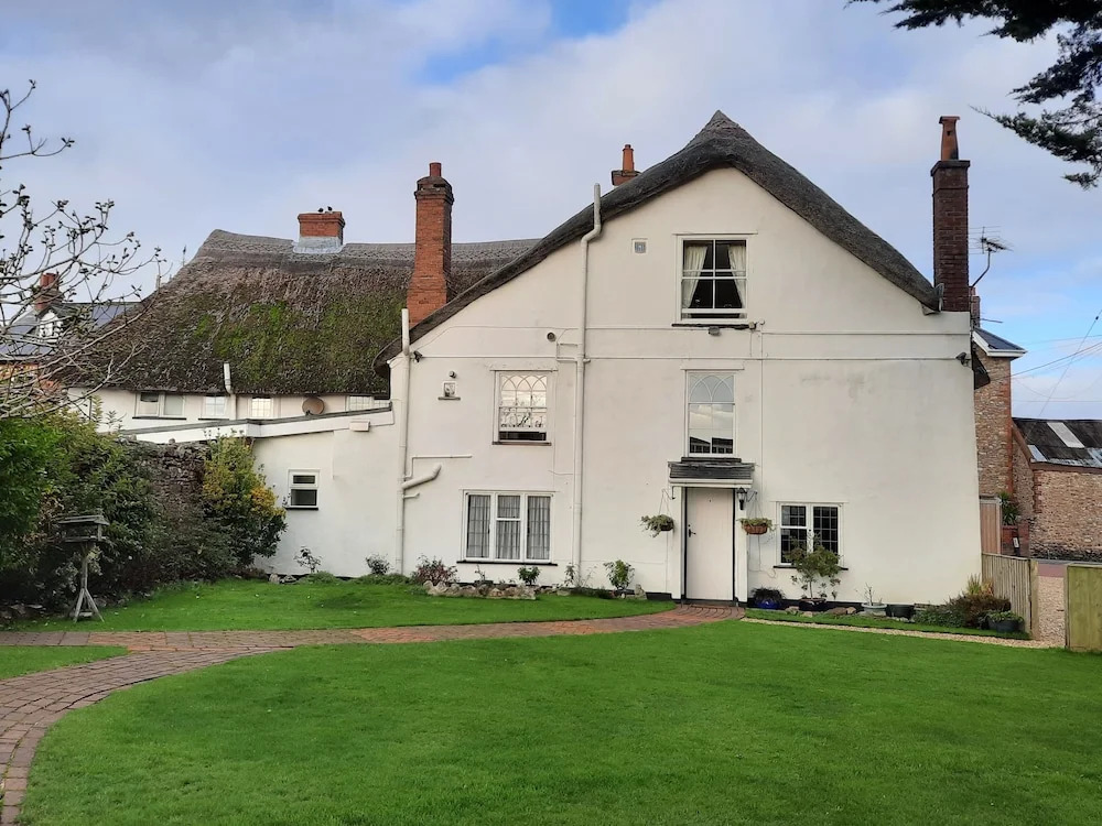 The White Cottage