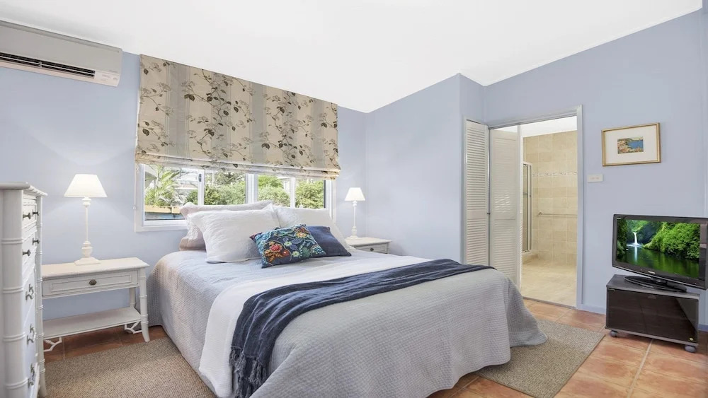 Palm Beach Absolute Beach Front Holiday Home