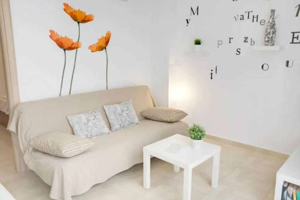 Thelma's Apartment