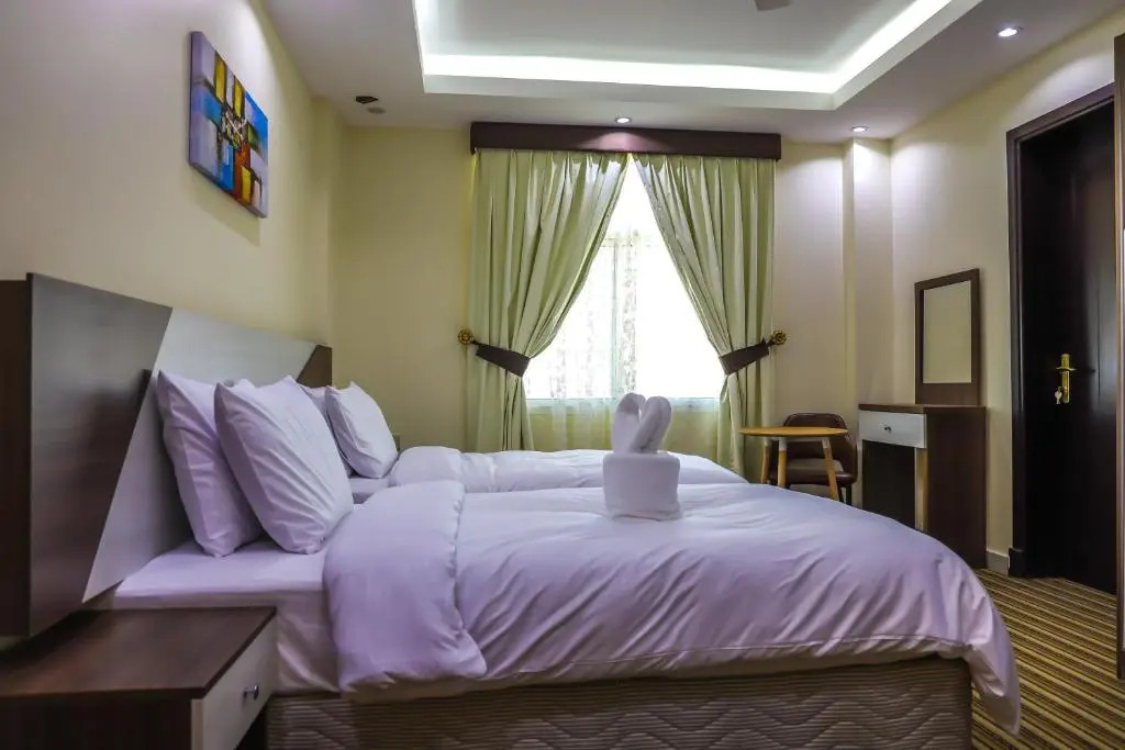 F & H Hotel