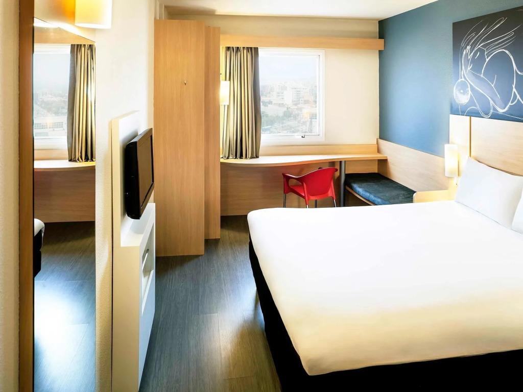 ibis Macae