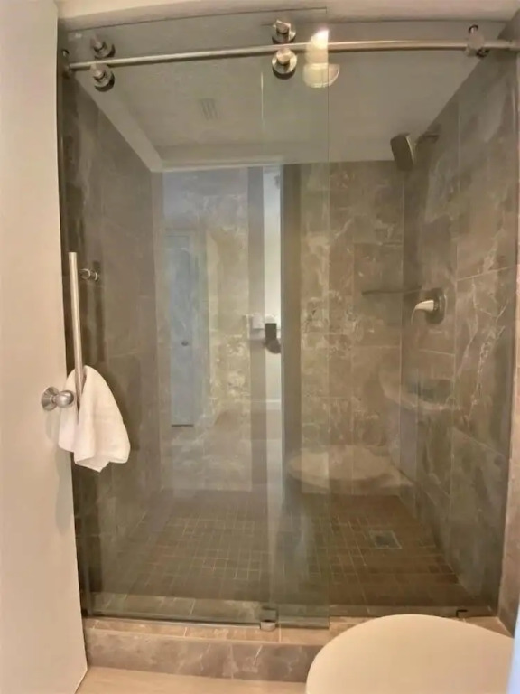 Stunning ocean view remodeled 2 bedroom 2 bath condo, 908 South Hampton 2 Condo