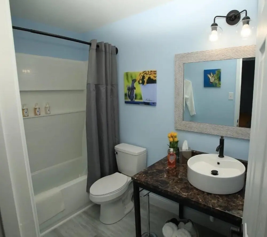 Pentagon Suites