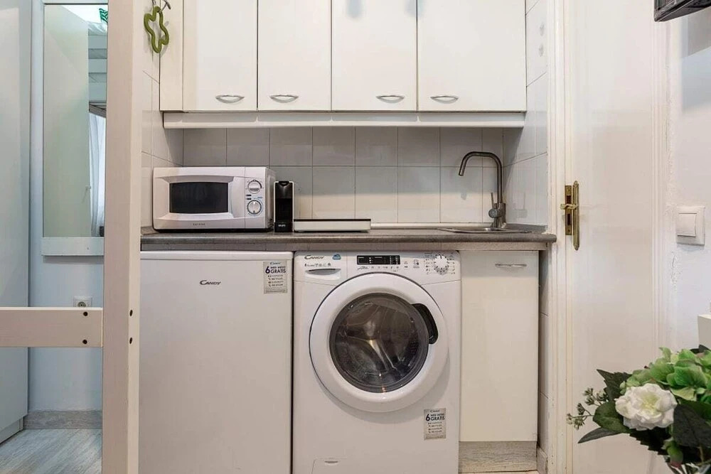 1bed Studio in the Heart of Madrid, 2mins to Metro