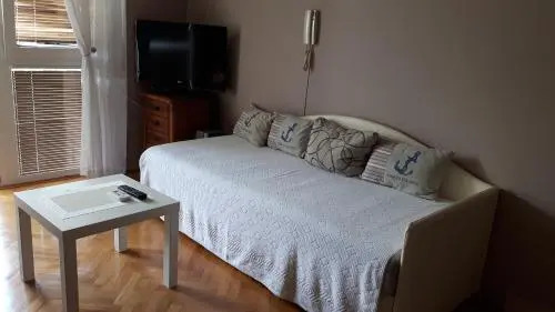 Lola apartment