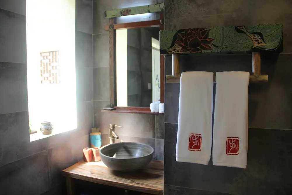 Buyi Hotel Resort Fuxian Lake