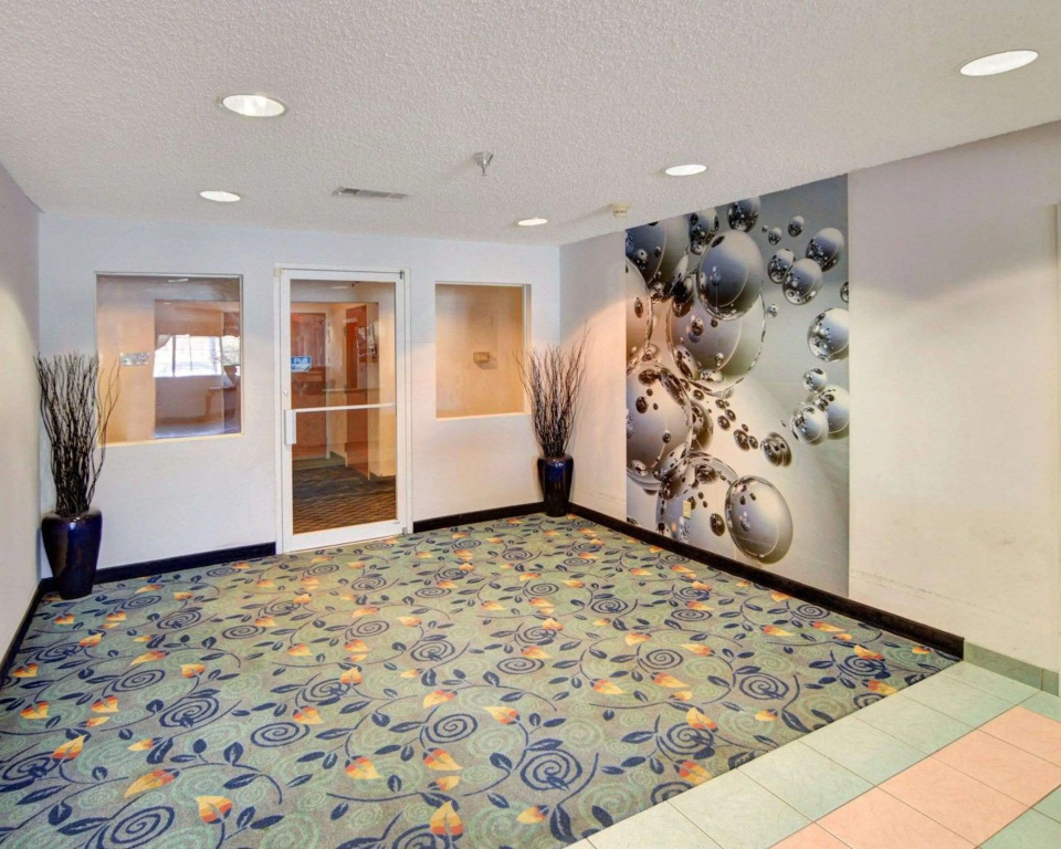 Rodeway Inn & Suites Lewisville I-35