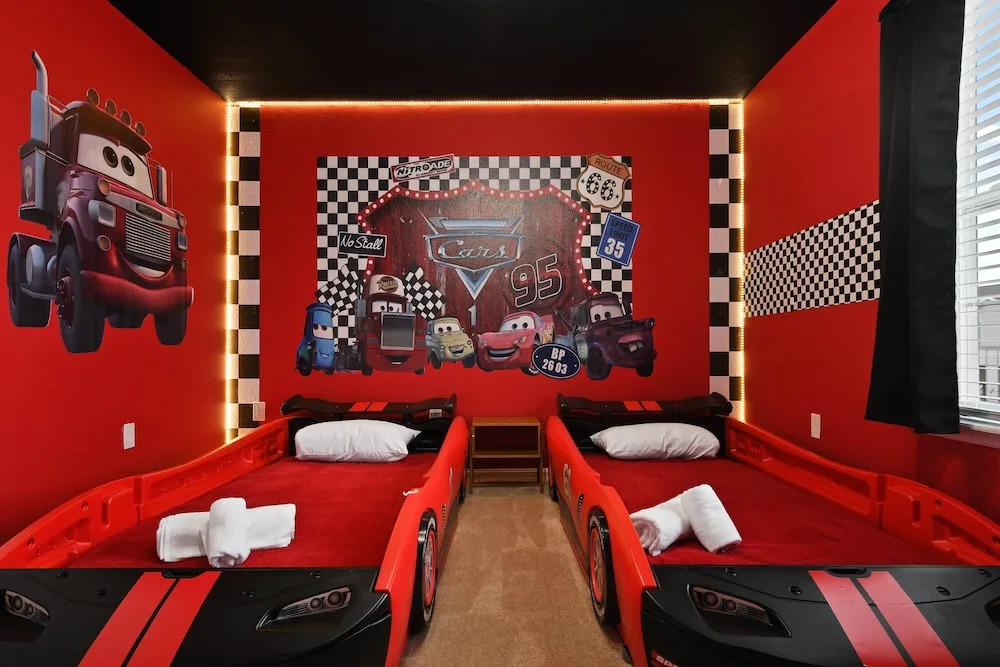 10BR Disney Oasis Star Wars Themed Family Retreat