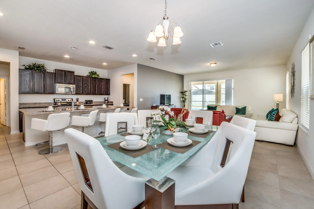 1210YC Luxury 6 bedroom 5 bathroom with Spa, Davenport, US