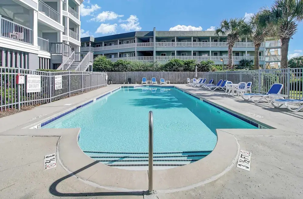 Beachfront 3bdr Condo w/ Pool & Deck Ocean Views Ocean Blvd #102 by Avantstay