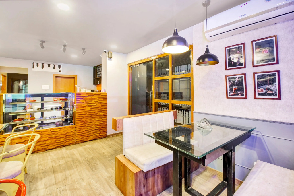 Townhouse Hatigaon Near Medicity Formerly Hotel Grand Majesty