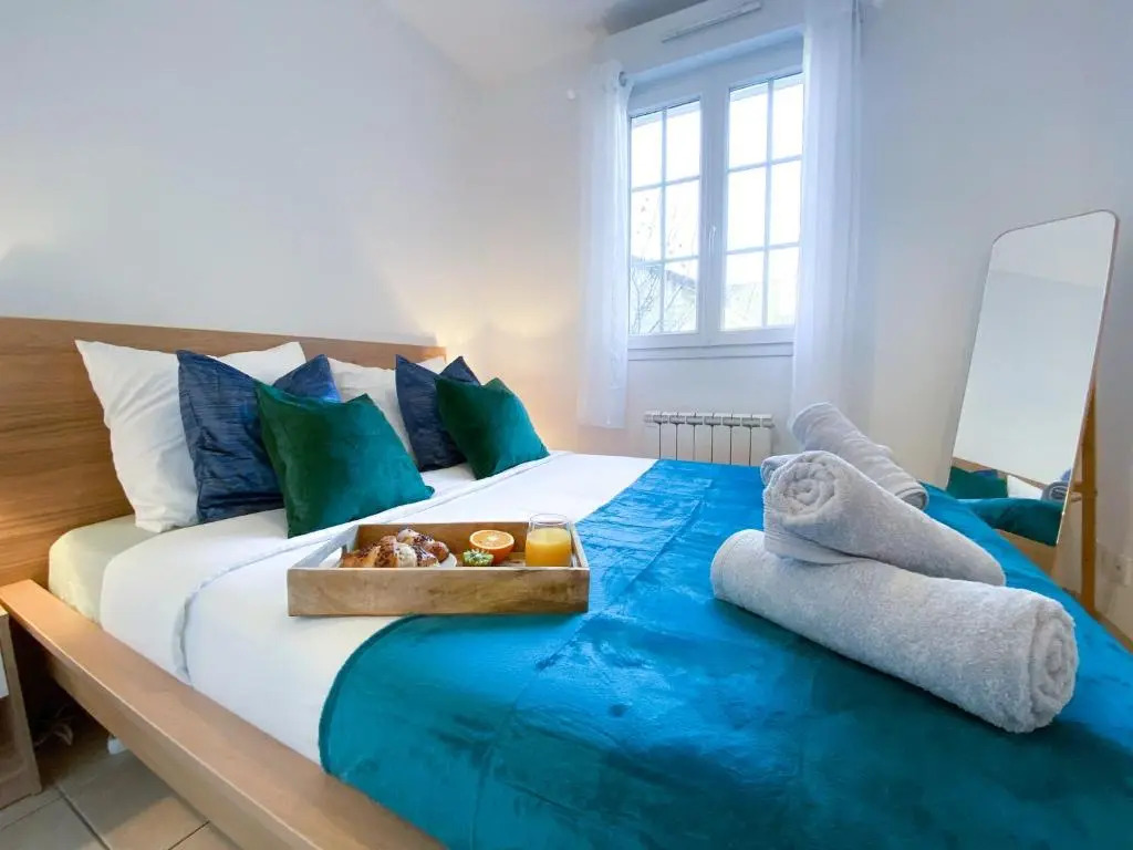 Appartement Ultra Luxueux Hypercentre - Parking - Gare RER à 5 min