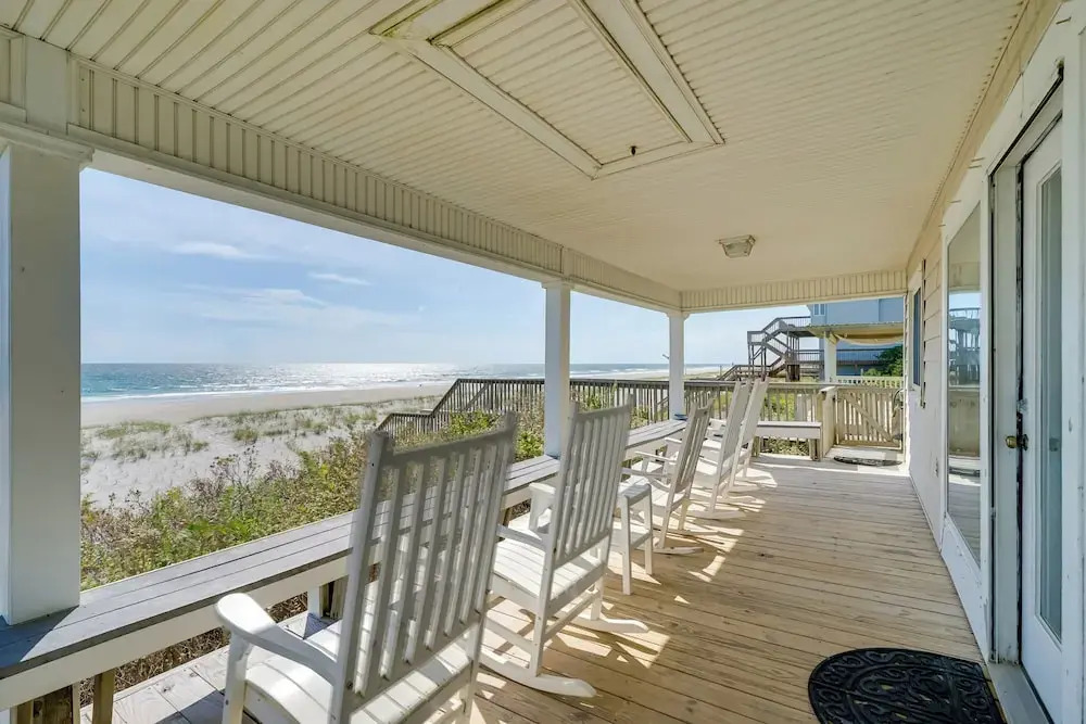 Peaceful 'cottage By The Sea' Oceanfront Home!