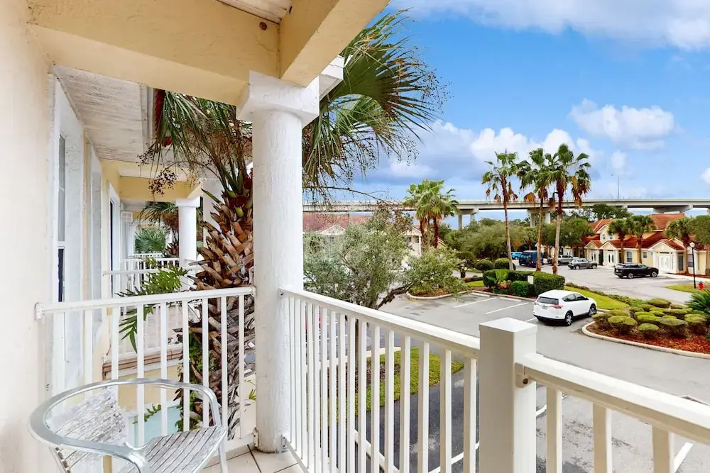 Spacious Townhome With Shared Pool Near Golf, Marinas, & Restaurants