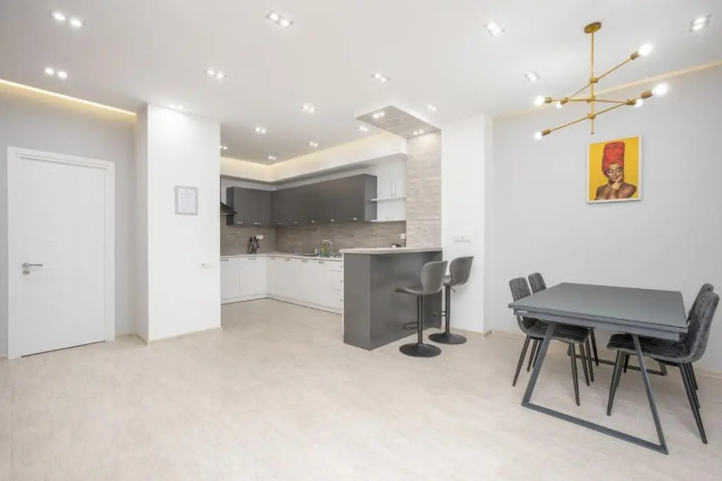 Stay inn Apartments at Aram 74 street with city view