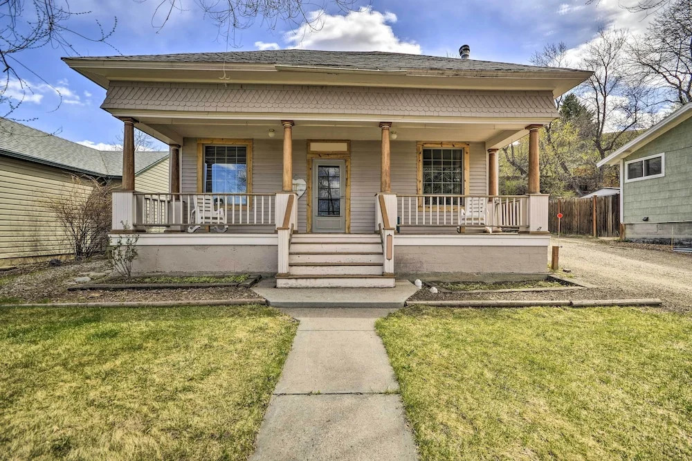 Pet-friendly Cody Home - Walk to Main Street!