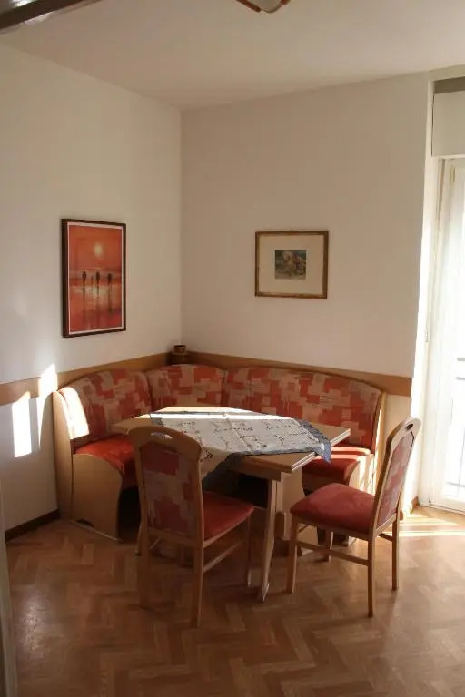 GUESTHOUSE48