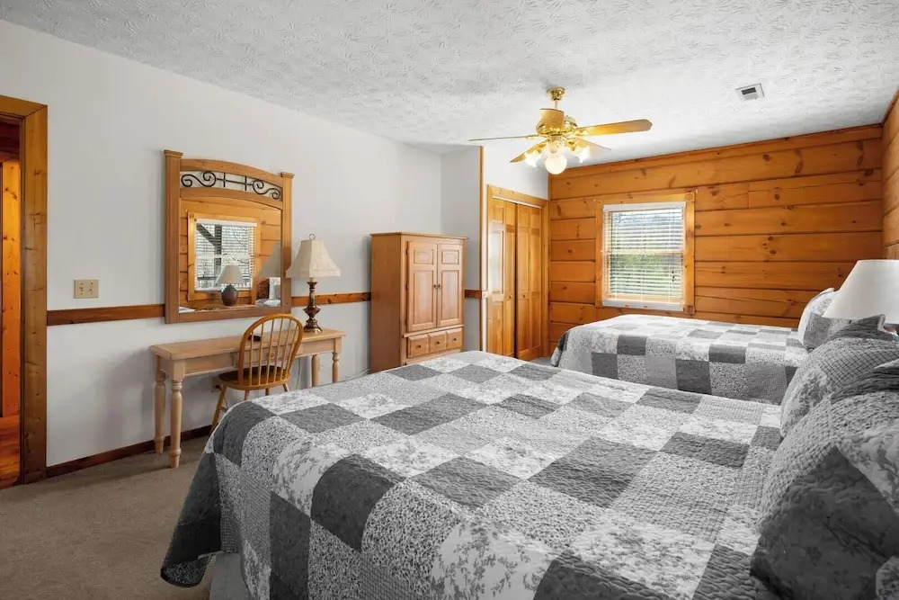Country Pines Lodge
