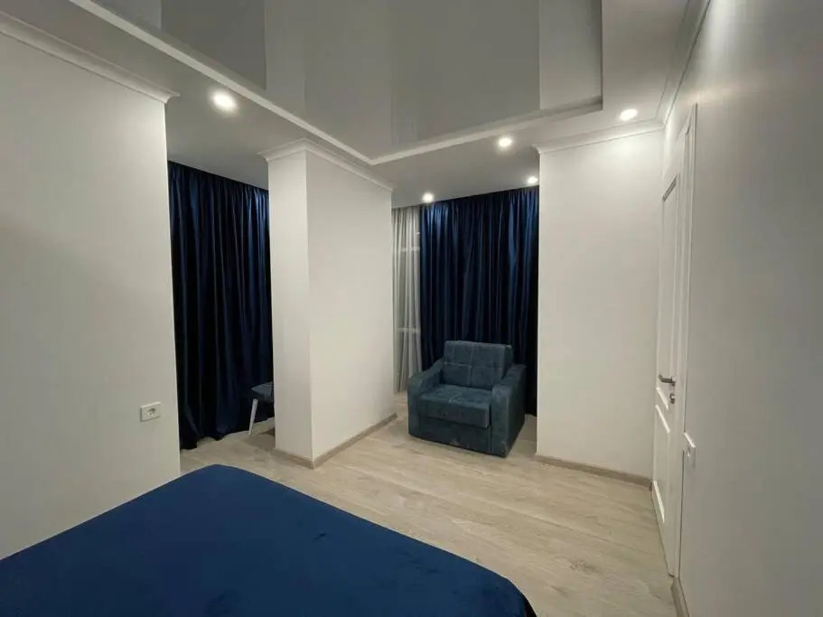 Lovely 1-bedroom apartment with pool.