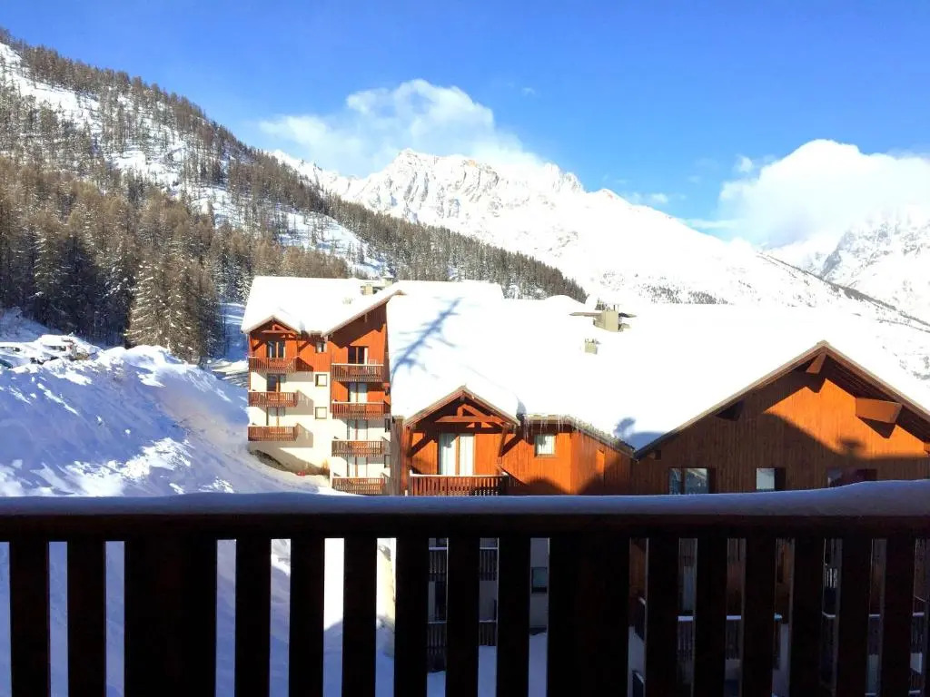 Les Gentianes Cimes Et Neige