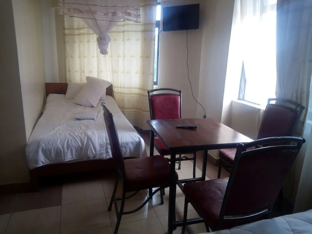 Ngara Riverside Lodge