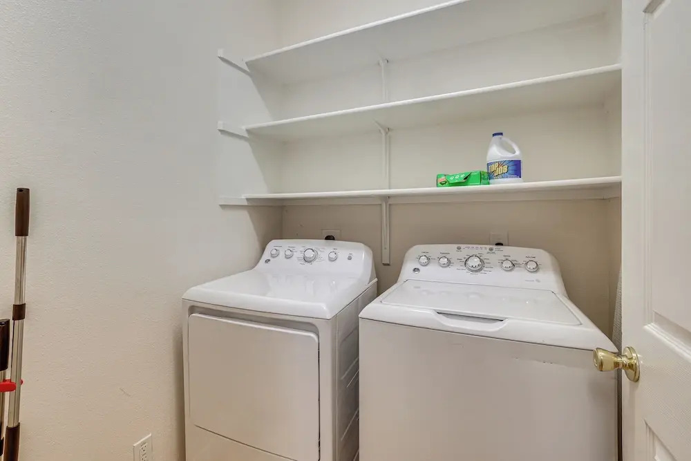Suburban San Antonio Stay Near Parks & Hospitals