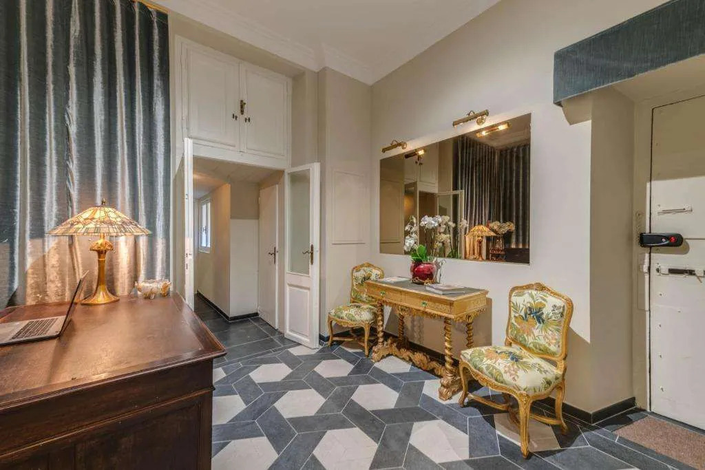 Adrianus Hotel