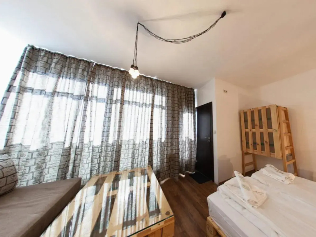 Palete Studio - new hand-made, cozy, artistic home