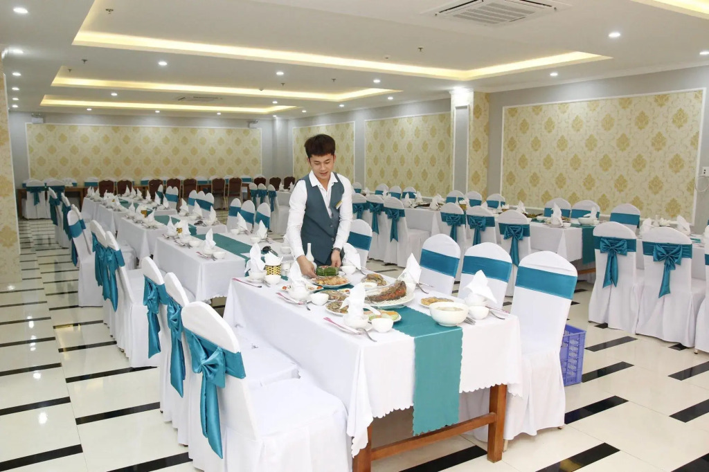 Khách Sạn Hoa Ban Trắng