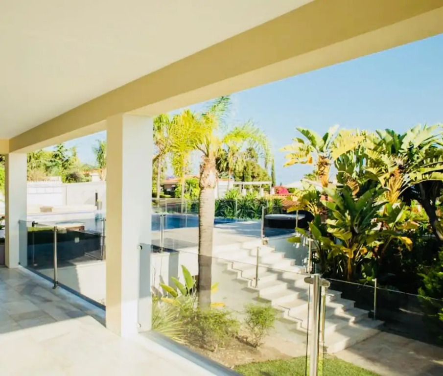 Villa With 8 Bedrooms in Marbella, With Wonderful sea View, Private Po