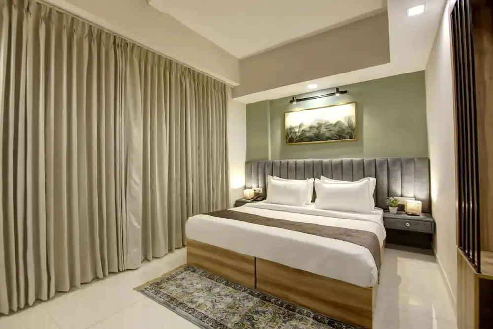Saltstayz Premier Executive Serviced Apartment - Golf Course Extension Road