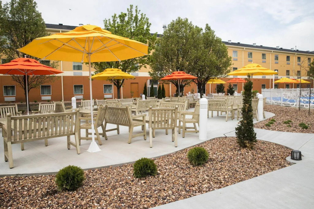Cedar Points Express Hotel