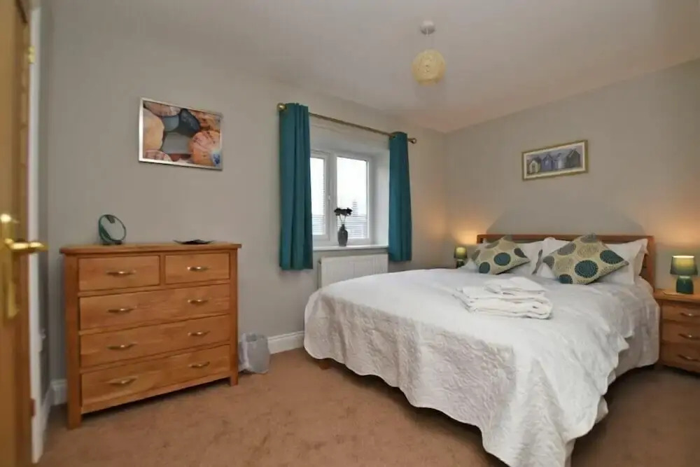 Schooner Court No1