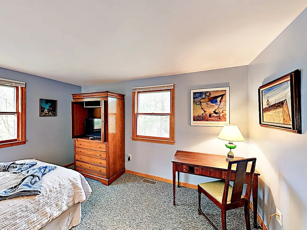 New Listing! Spacious On Hinkleys Pond 3 Bedroom Home