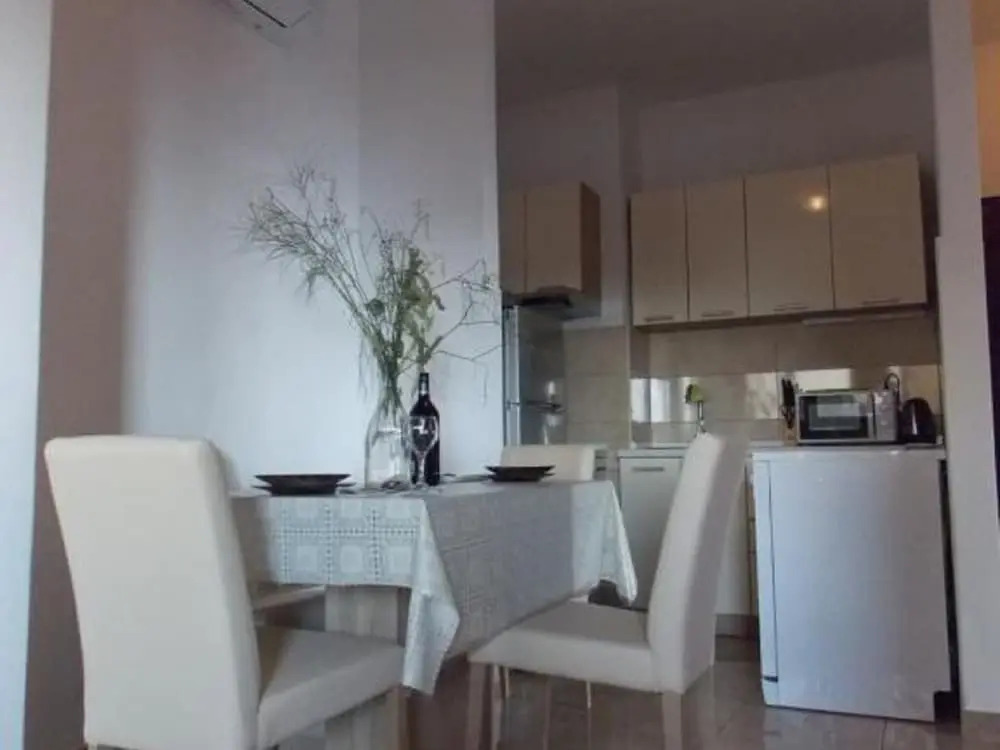 Tranquil Villa in Podstrana near Mutogras Beach