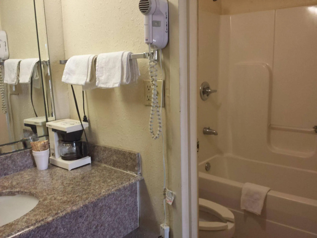Garden Inn & Suites