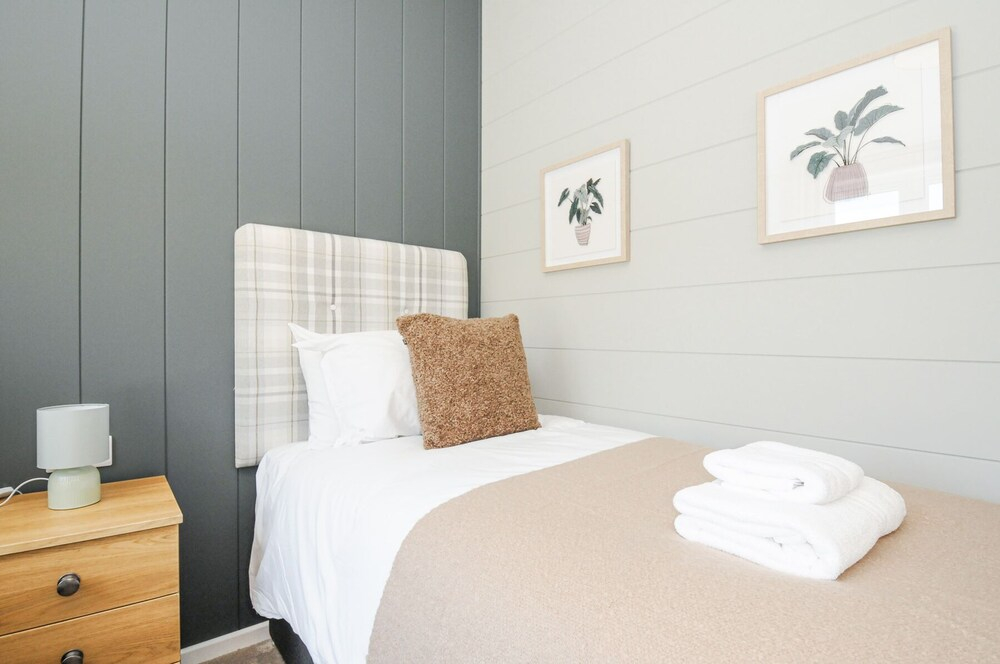 17 Meadow Retreat