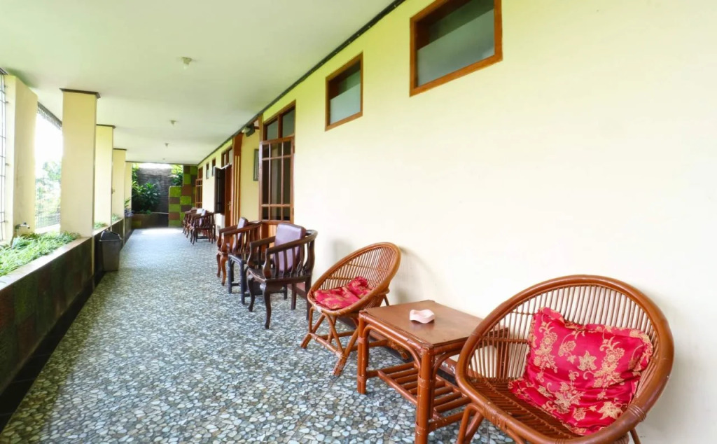 Aries Biru Hotel & Villa