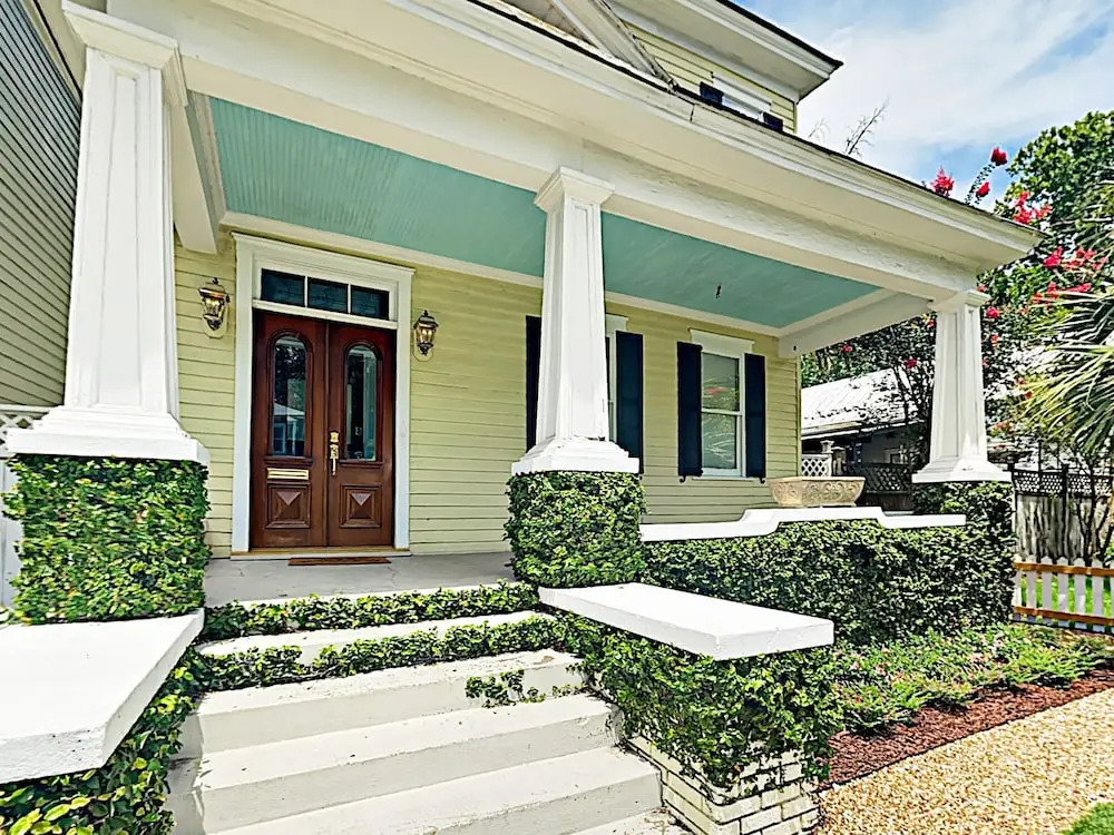 New Listing! Hip : 1 Mile To Forsyth Park 3 Bedroom Home