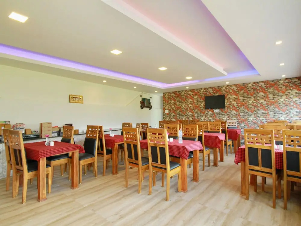 OYO 14653 Vista Suites Doddabetta