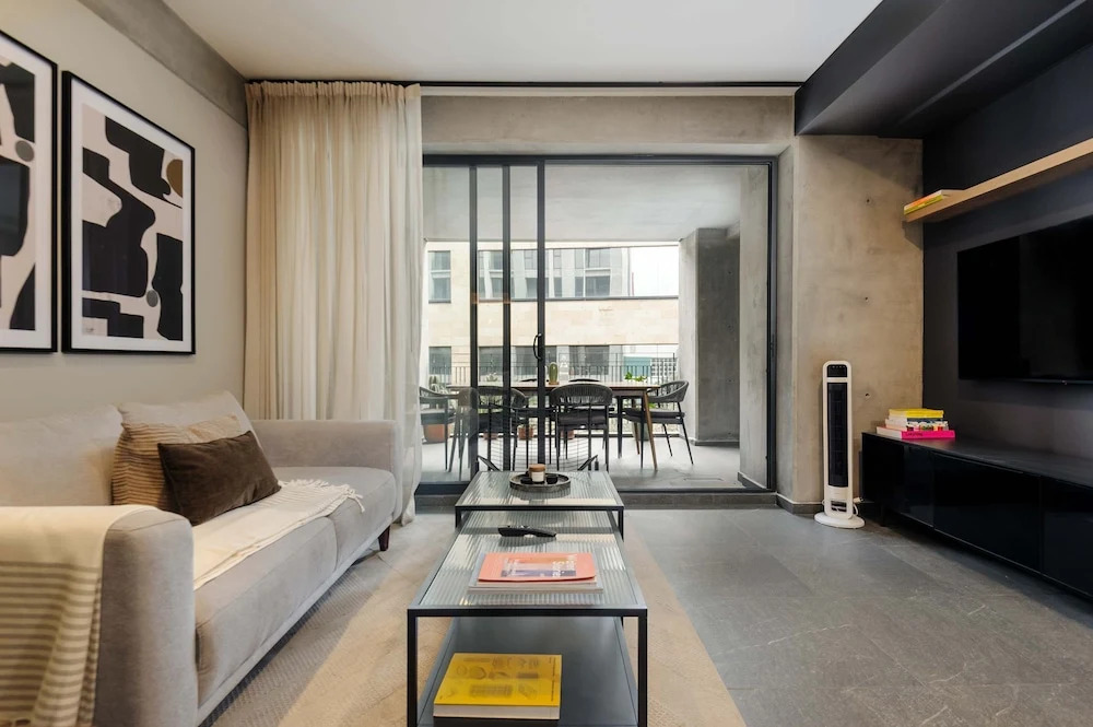 w Engaging 1BR w Terrace in Tabacalera