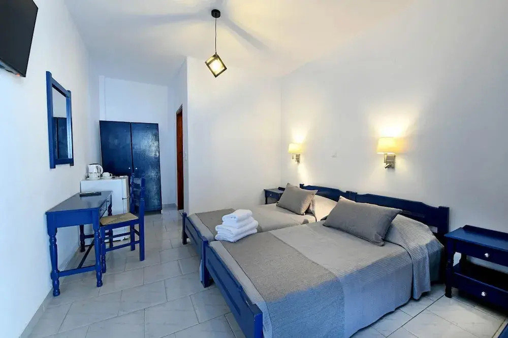 Lunar Santorini Hotel