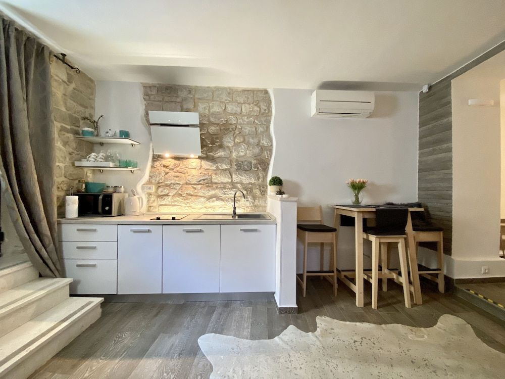 Apartments & Rooms Dujam