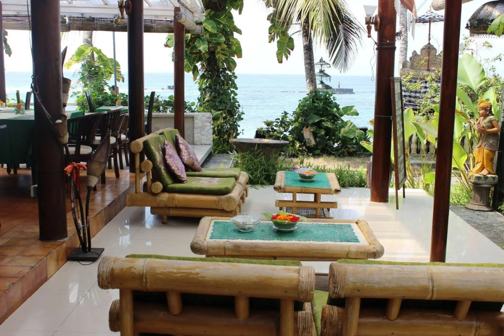 Anom Beach Hotel