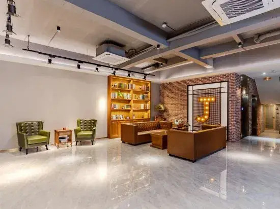 James Joyce Coffetel Hotel (Huangshan Scenic Area Transfer Center)