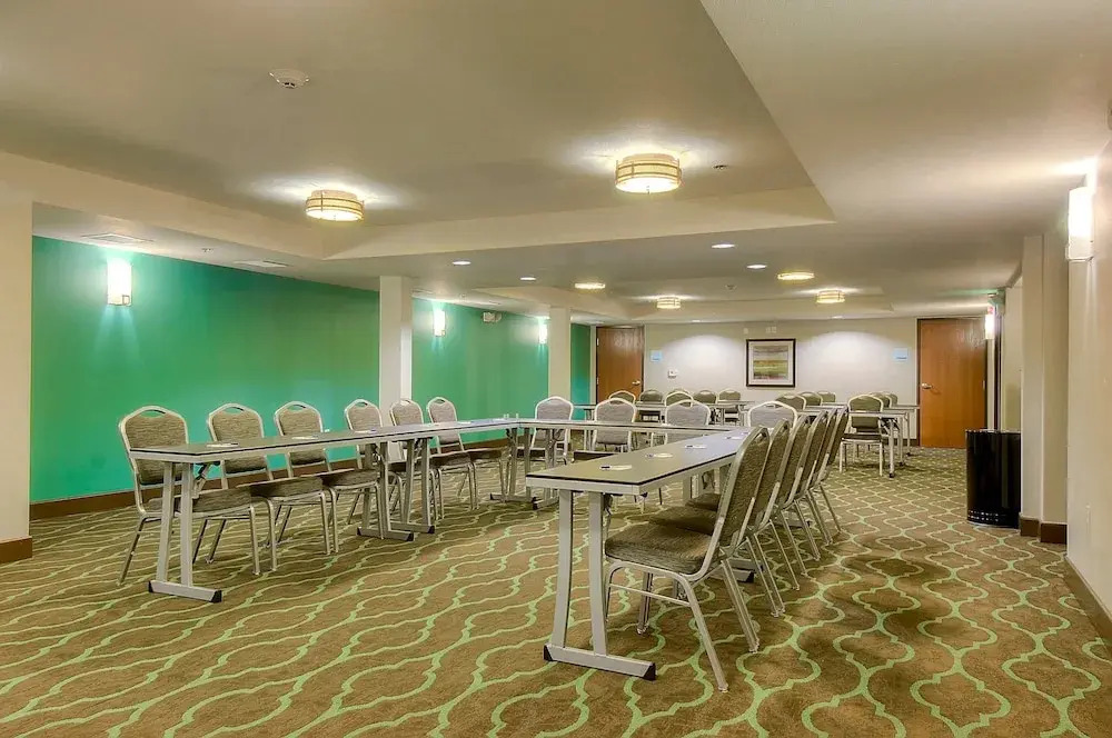 Quality Inn & Suites North- Legoland Area