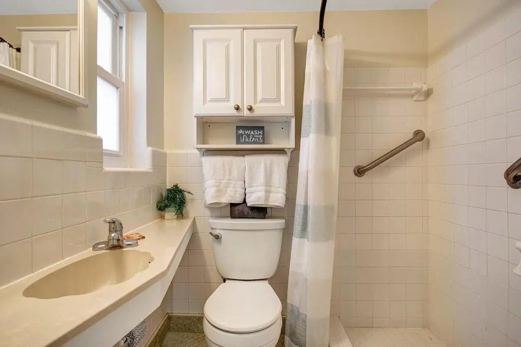 Five Palms Suite 102 - Daily - Weekly - Monthly