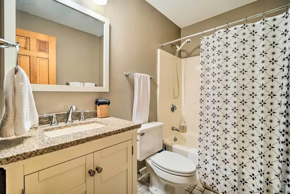 Family-friendly Stratton Gem Close to Slopes!