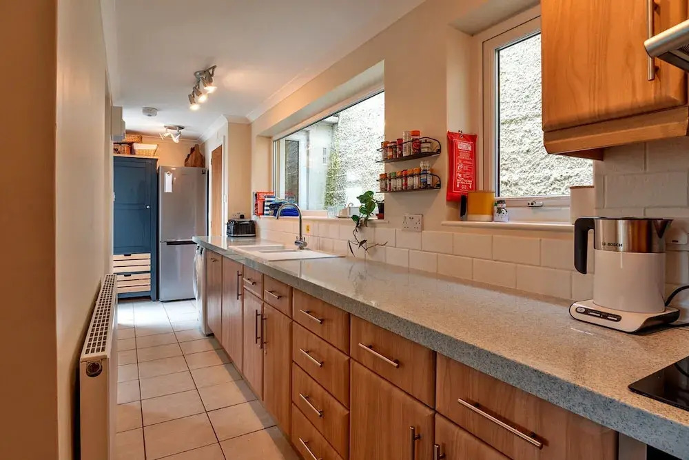 Stunning Waterfront Retreat With Hot Tub, No Deposit