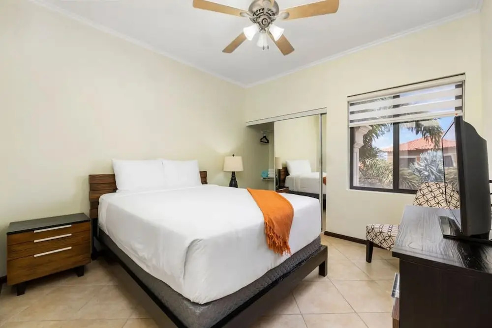2br2ba Townhome With Pools GYM Gold Coast